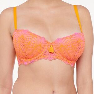 Nwt Savage x Fenty Stranded In Lace Neon Crochet Plunge Underwire Bra